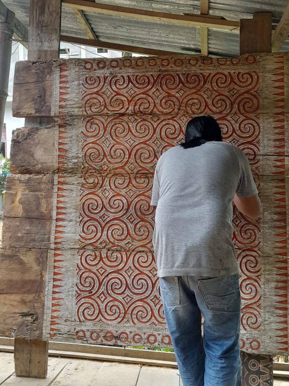 Finished artisan object in a refined interior